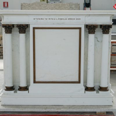 altarino in marmo statuario