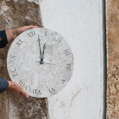 orologio in pietra irpina